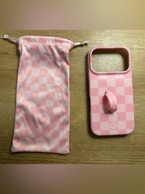 Loopy Cases Blush Checkered iPhone 17 Pro